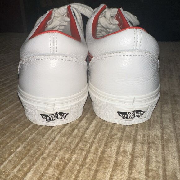 Vans Old Skool White Red Leather Skateboarding Shoes Men\'s 7 Women’s 8.5